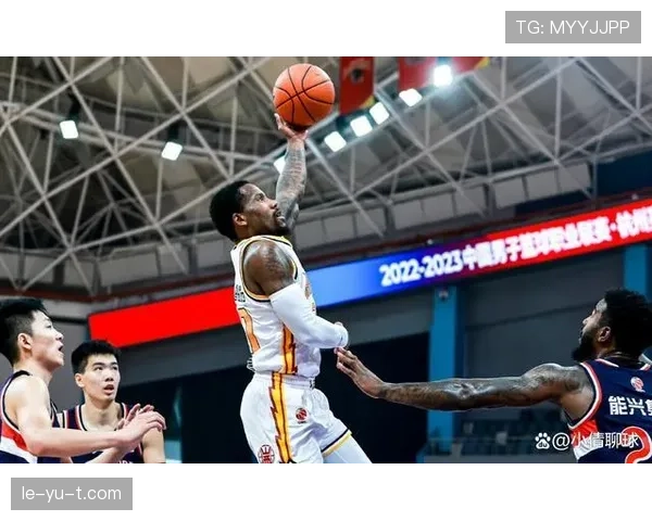 尼斯战术调整初显成效，新赛季开门红助力状态回暖