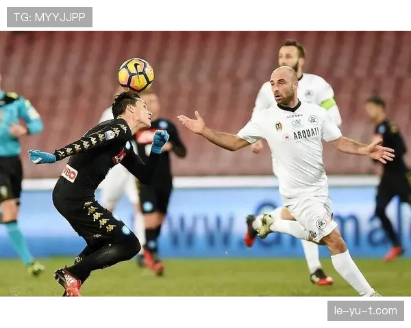 斯佩齐亚防线稳固，迎战强敌中表现稳健，展现韧性与决心