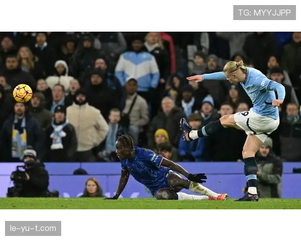 切尔西中场越堆越乱，表面人多实则功能重叠拖垮全队节奏