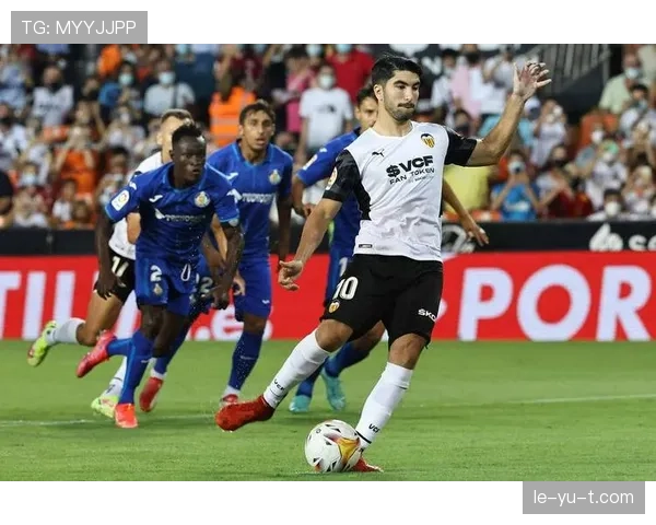 瓦伦西亚球迷抗议持续，对俱乐部形象与联赛表现形成双重压力